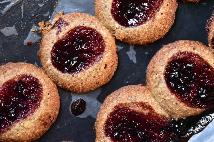 almond-thumbprint-cookies-04