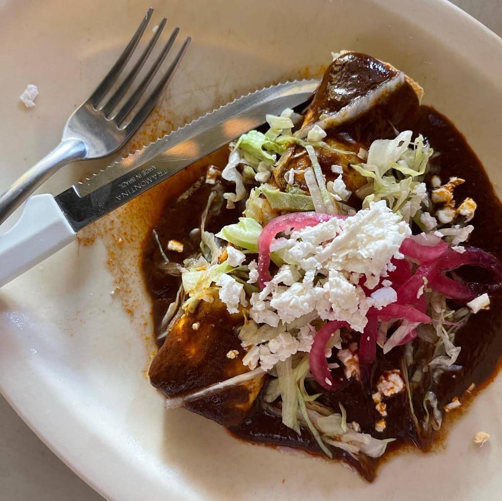 asavoryplanet-destinations-northamerica-mexico-walkingfoodtour-mole